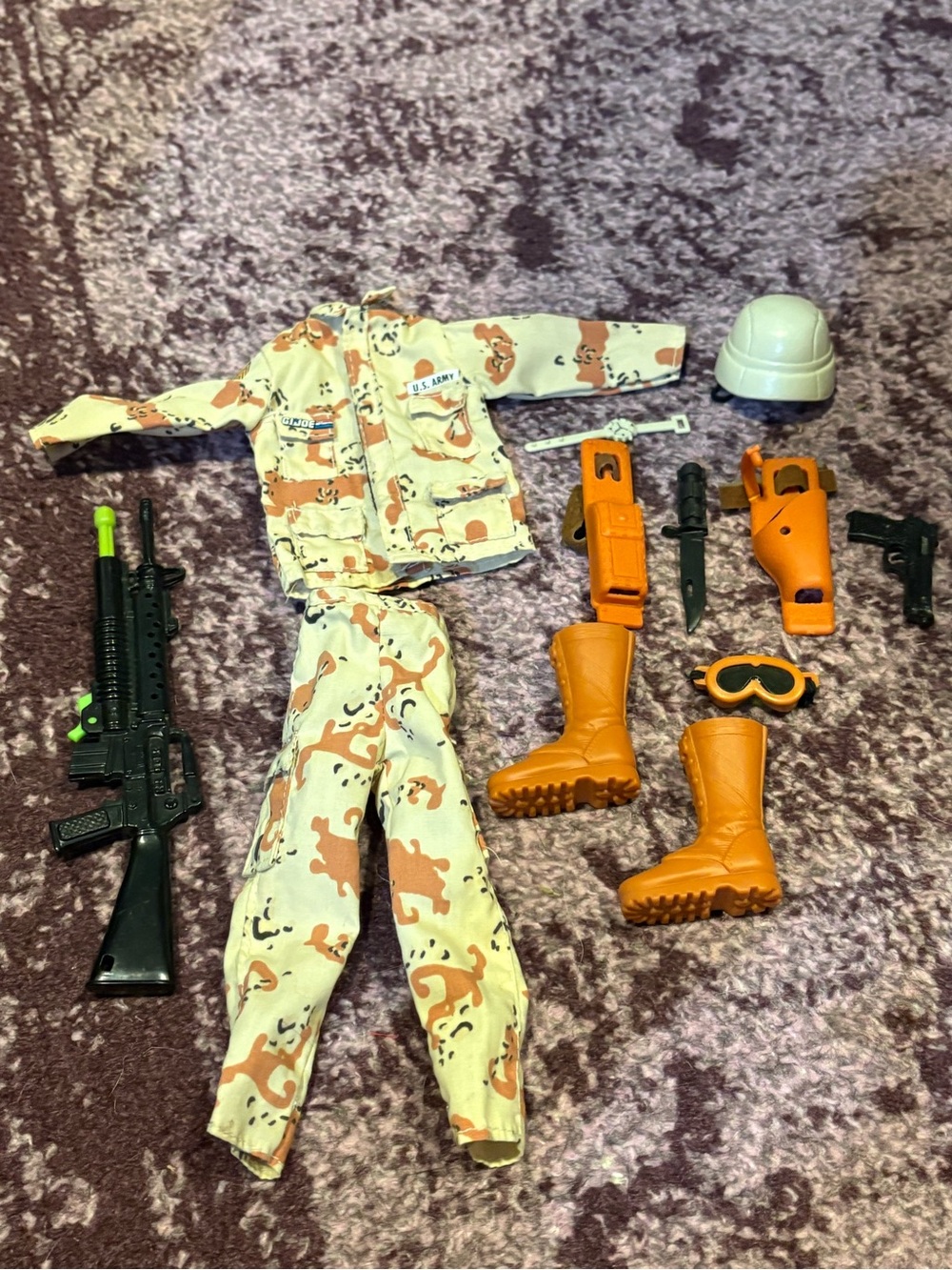 Vintage G.I. Joe US Army Soldier Desert Camouflage Outfit Weapons & Accessories